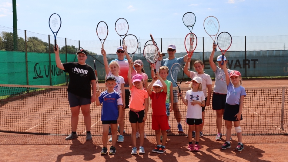 BMKE: első tenisztábor gyerekeknek